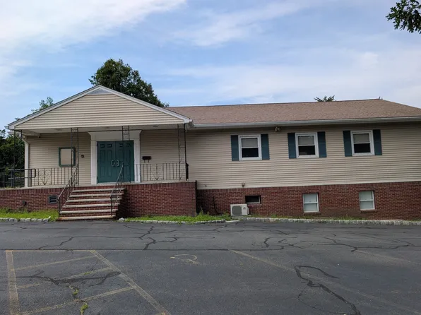 136 Winn St, Burlington, MA 01803