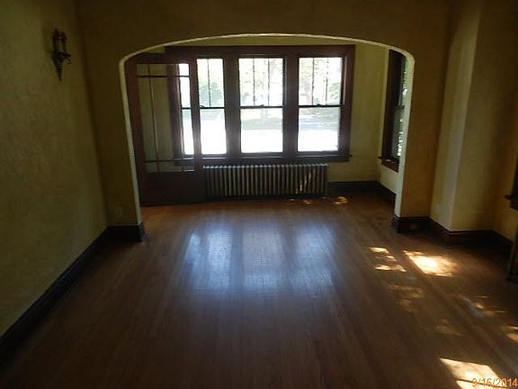 4th image of 526 S Lincoln Ave