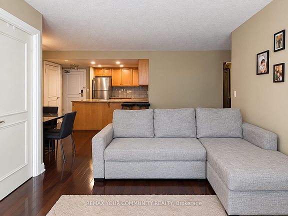 3rd image of 2727 Keele St #619