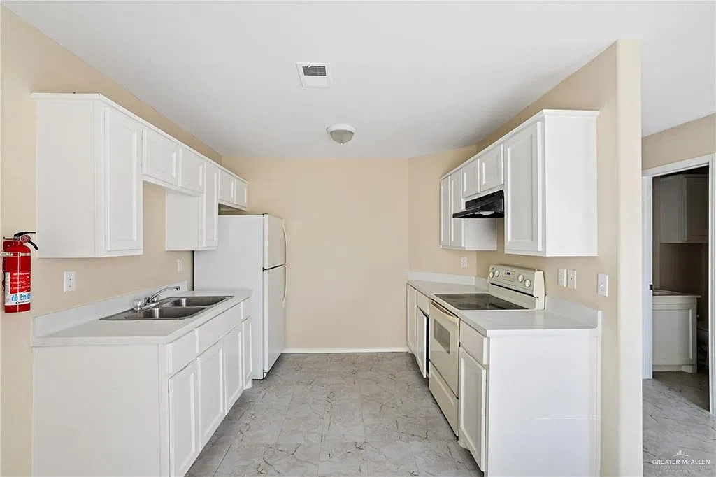 2 bed, 1.0 bath, 16506 sqft, $600 — Photo 2