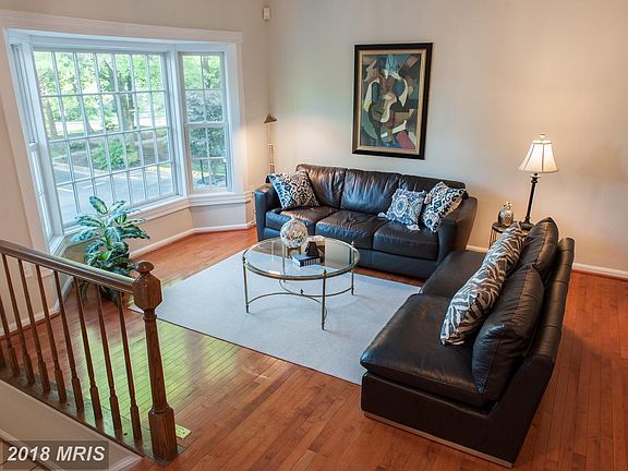 3rd image of 327 Lynn Manor Dr