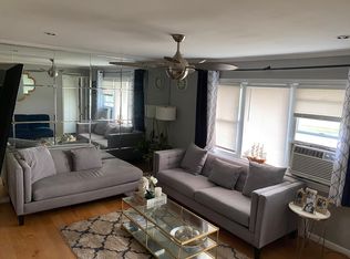 73 Woodbine Dr N, Hicksville, NY 11801