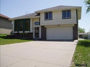 21509 Arabian Rd, Elkhorn, NE 68022