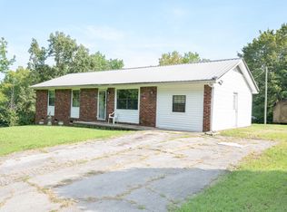 201 Gentry St, Etowah, TN 37331