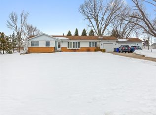 4544 Willowbrook Dr NE, Cedar Rapids, IA 52411