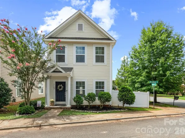 7102 McLothian Ln, Huntersville, NC 28078