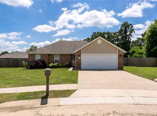 904 Saint James Ct, Gentry, AR 72734