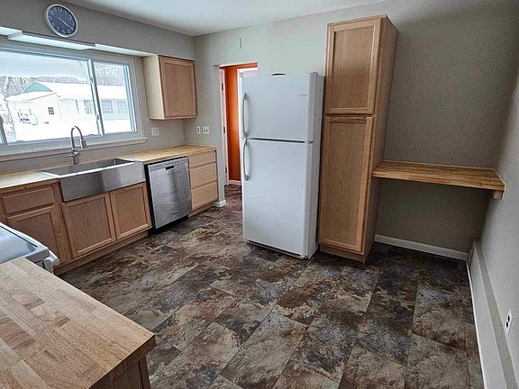 2nd image of 479 Hoover Ave