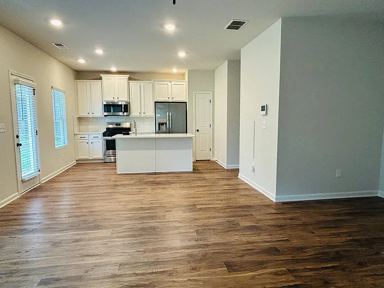 57 Pacific Ave — Photo 8