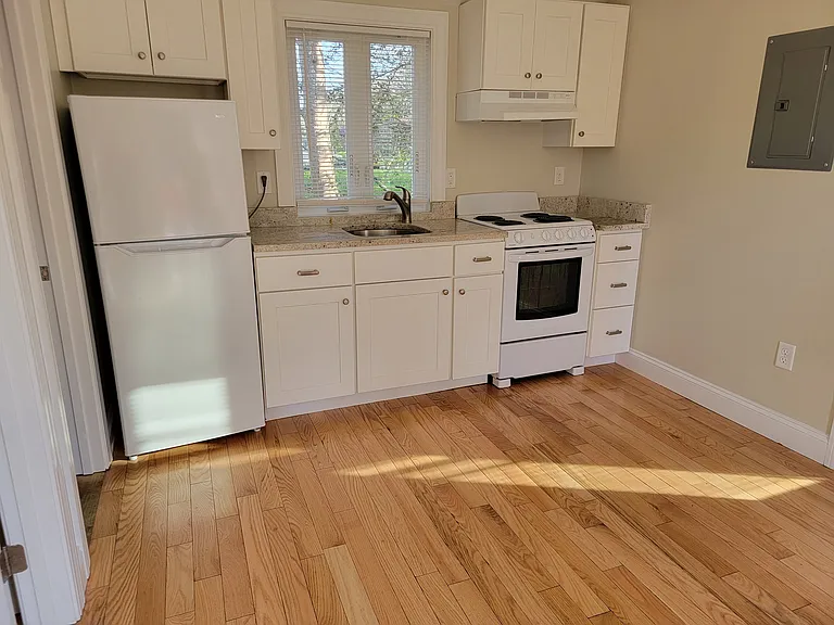 182 Sea St #5 — Photo 10