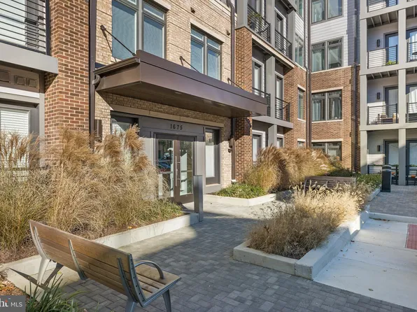 1675 Bandit Loop #301B, Reston, VA 20190