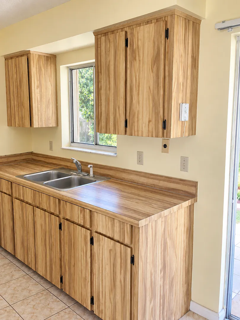 1st Month Free Rent 2 Bed 1 Bath Home With 1 Car Garage | Pet Friendly | Washer Dryer Hook Ups | ... — Photo 4