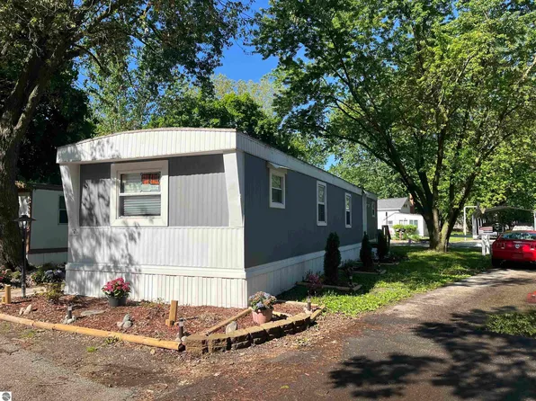 315 Linwood Ave, Alma, MI 48801