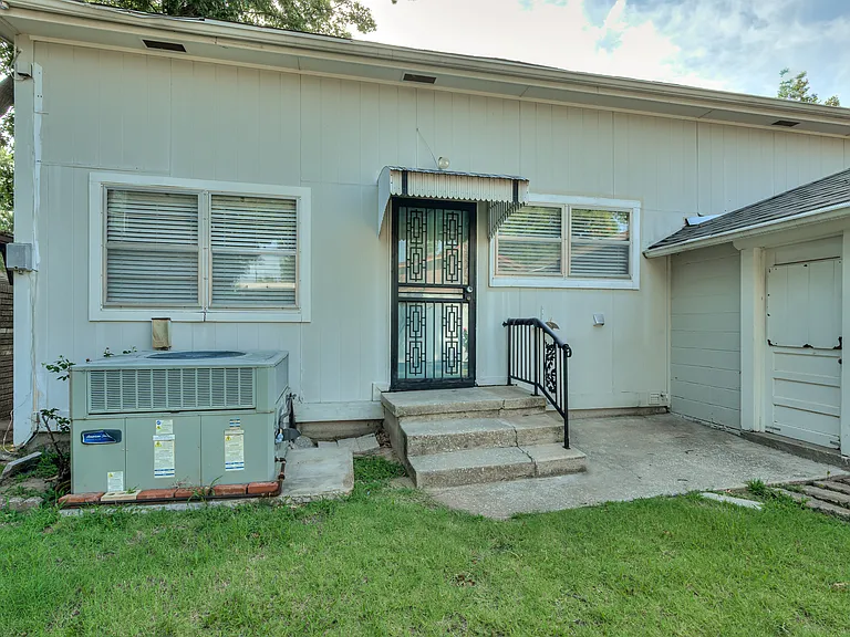 4701 N Peniel Ave — Photo 36
