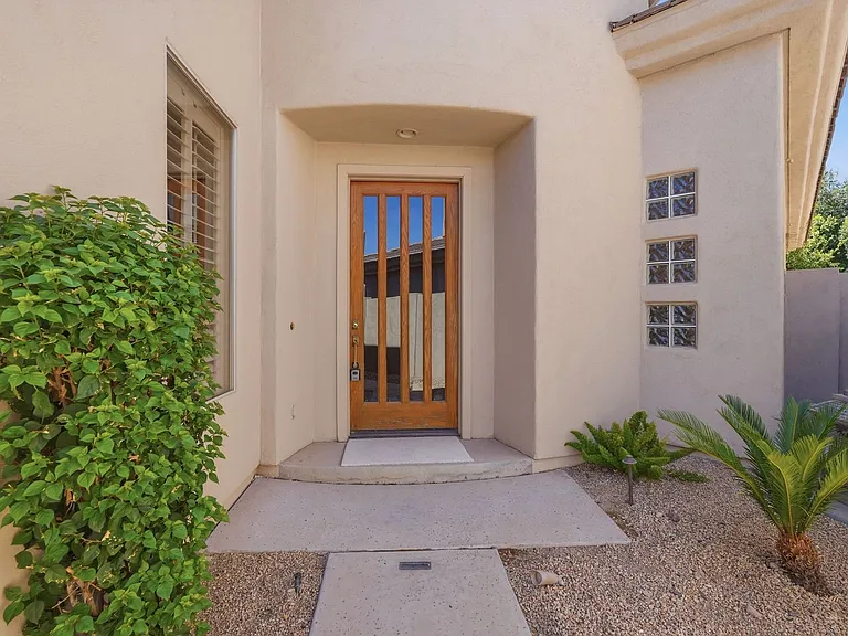 7369 E Del Acero Dr — Photo 8