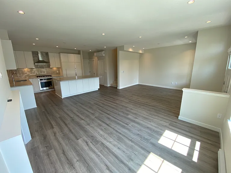 5311 Admiral Way #124 — Photo 7