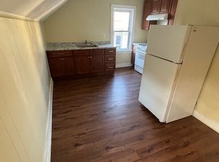 890 Douglas Ave APT 2R, Providence, RI 02908