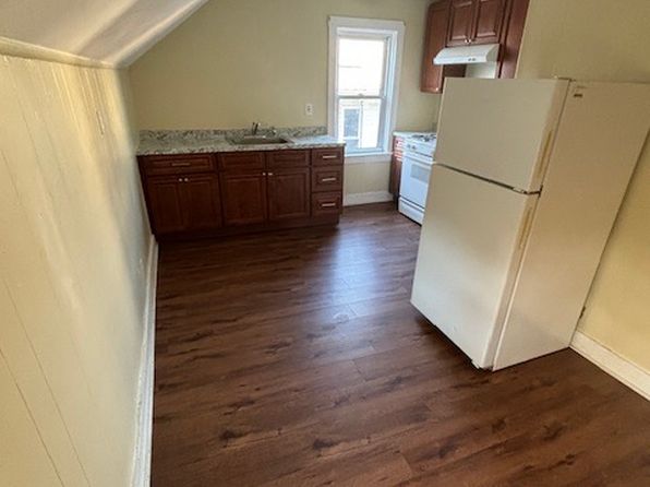 890 Douglas Ave APT 2R