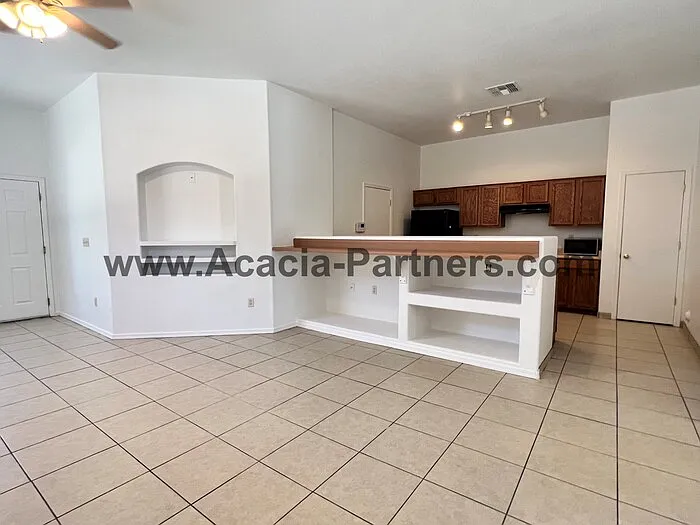 2145 E Calle Gran Desierto — Photo 4