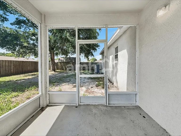 810 Dunkirk Ave NW — Photo 16
