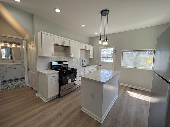 5th image of 2909 S Lakeshore Dr APT 3