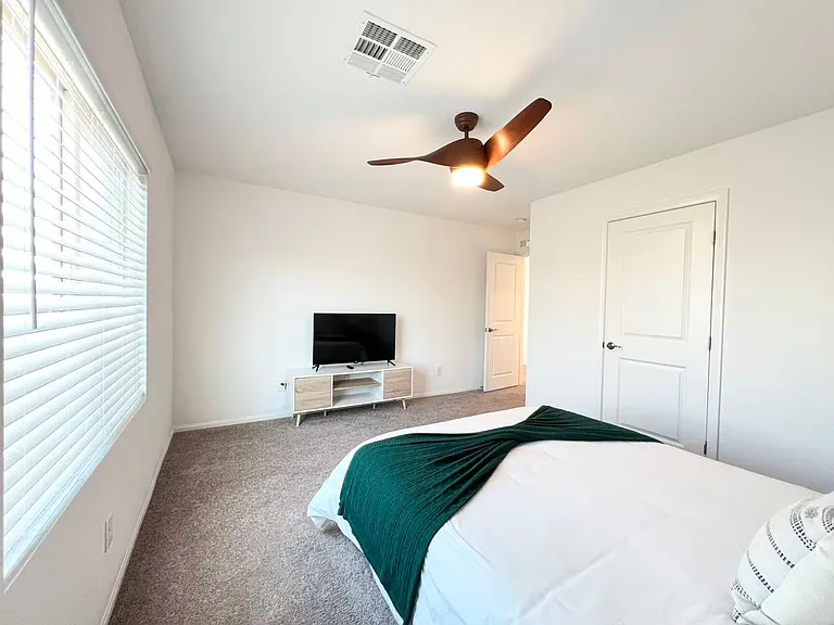 5888 Becklow Gardens Ave — Photo 21
