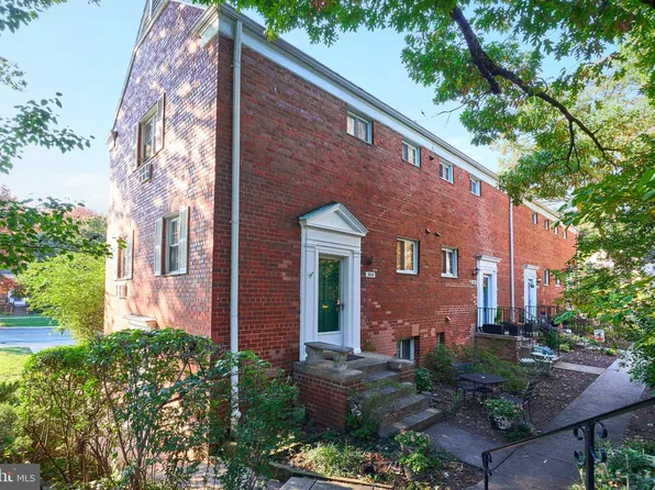 3203 Valley Dr, Alexandria, VA 22302
