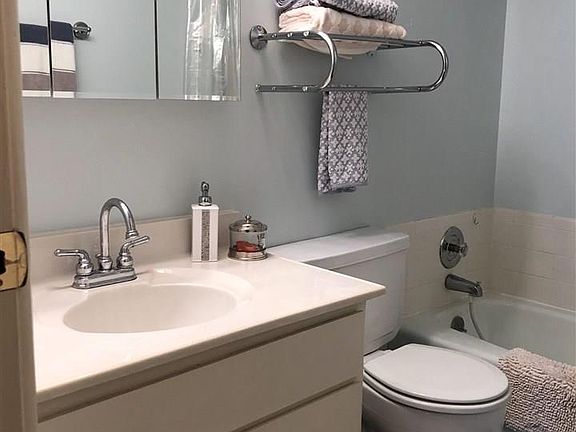 4th image of 4000 S 56th St APT 133C