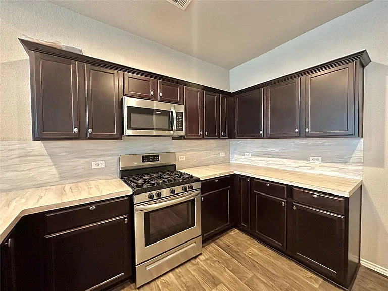 5410 Pembrokeshire Cir — Photo 9