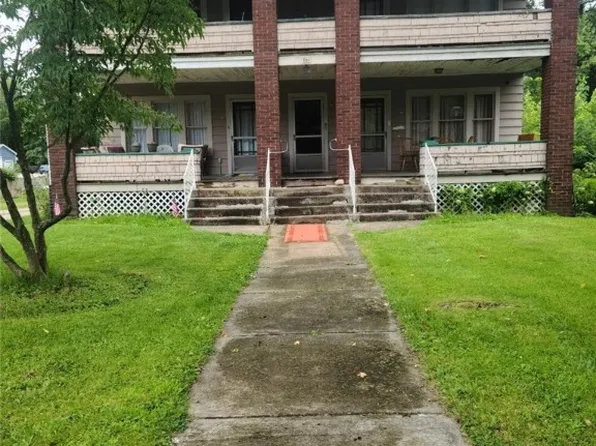 240 W Main St, Andover, OH 44003