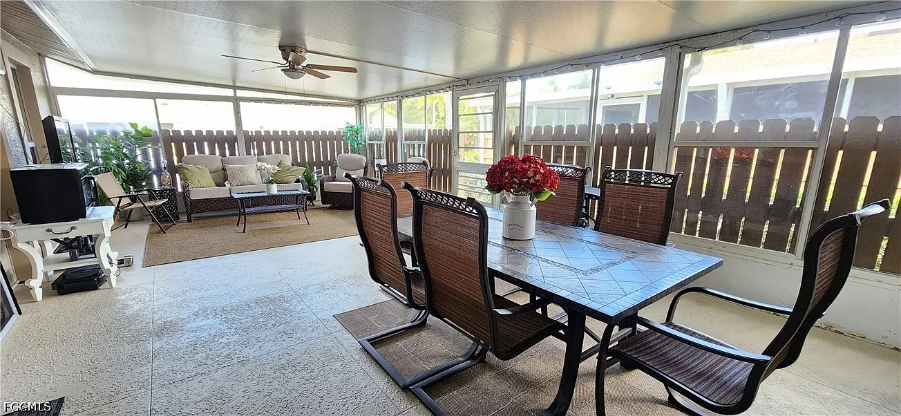 2 bed, 2.0 bath, 998 sqft, $1,900 — Photo 1