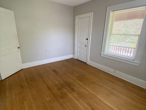 5th image of 5444 Beacon Ave #2S
