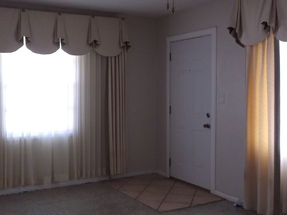 4th image of 710 Japonica Dr