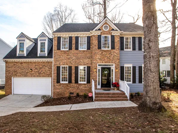 202 Townsend Ct, Cary, NC 27518