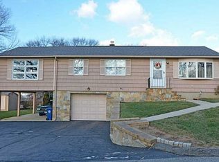 121 Greble St, Warwick, RI 02886