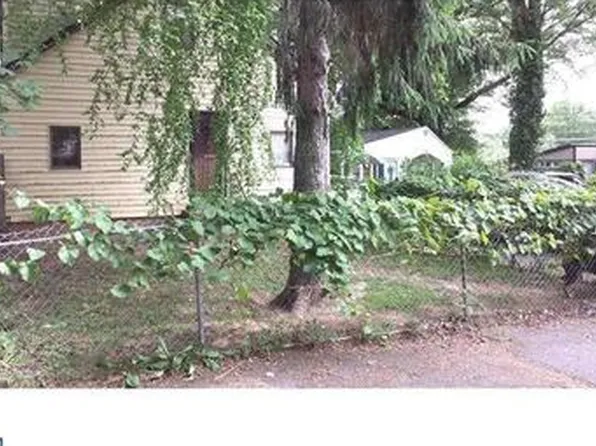 1736 Dixon Ave, Croydon, PA 19021