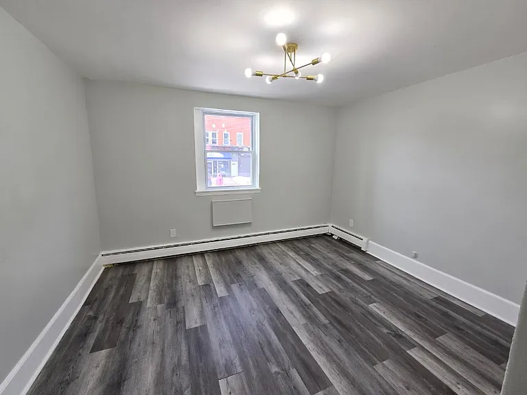 479 Roseville Ave #4 — Photo 3