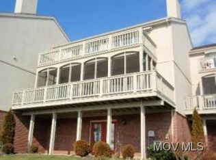 402 Hart St APT 8, Marietta, OH 45750