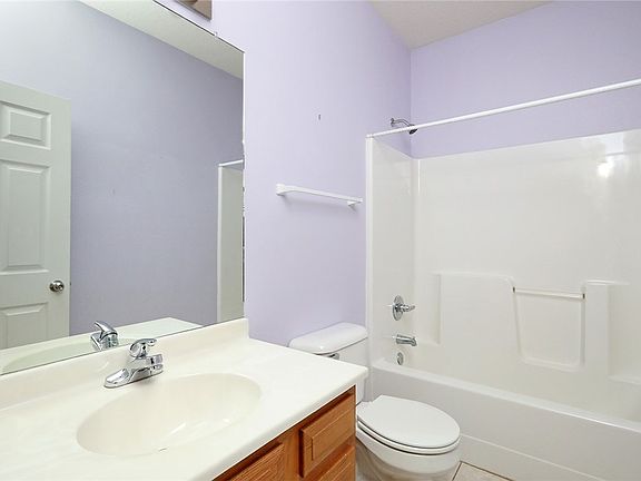 4th image of 505 W Trace Dr