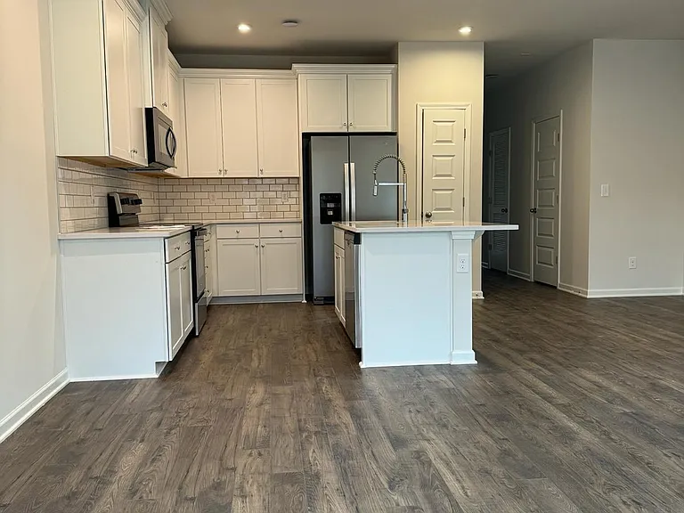 5074 Dayflower Dr — Photo 3