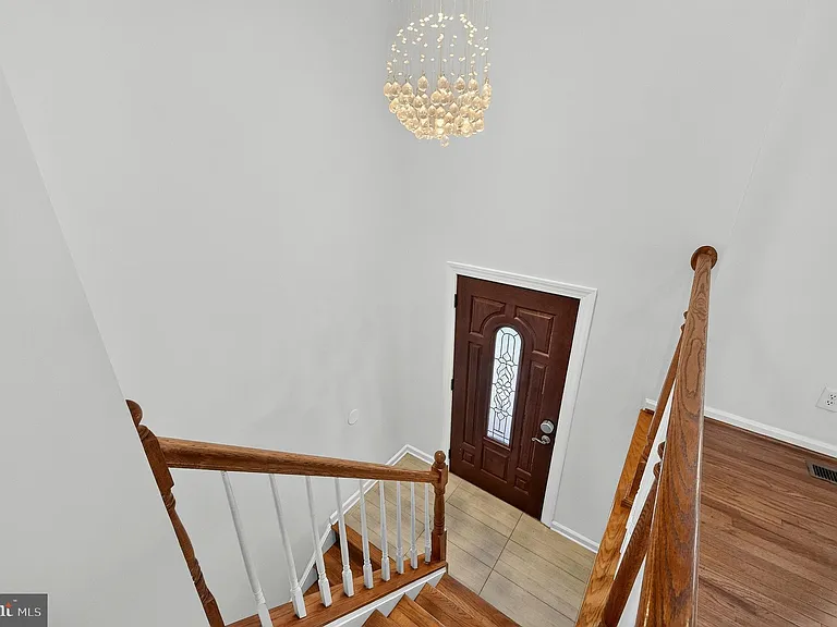 13296 Hollinger Ave — Photo 17