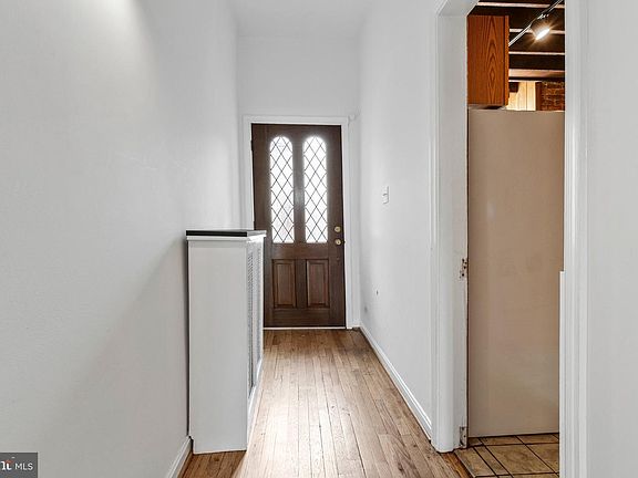 4th image of 511 2nd St SE