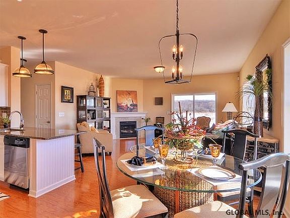 4th image of 1004 Grayson Pl
