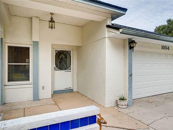 3rd image of 1054 Glenharbor Cir