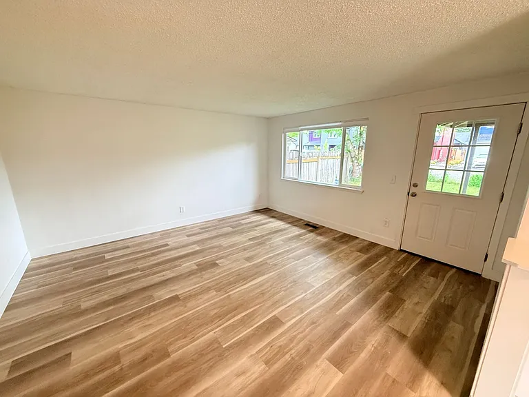 6228 SE Knapp St — Photo 3