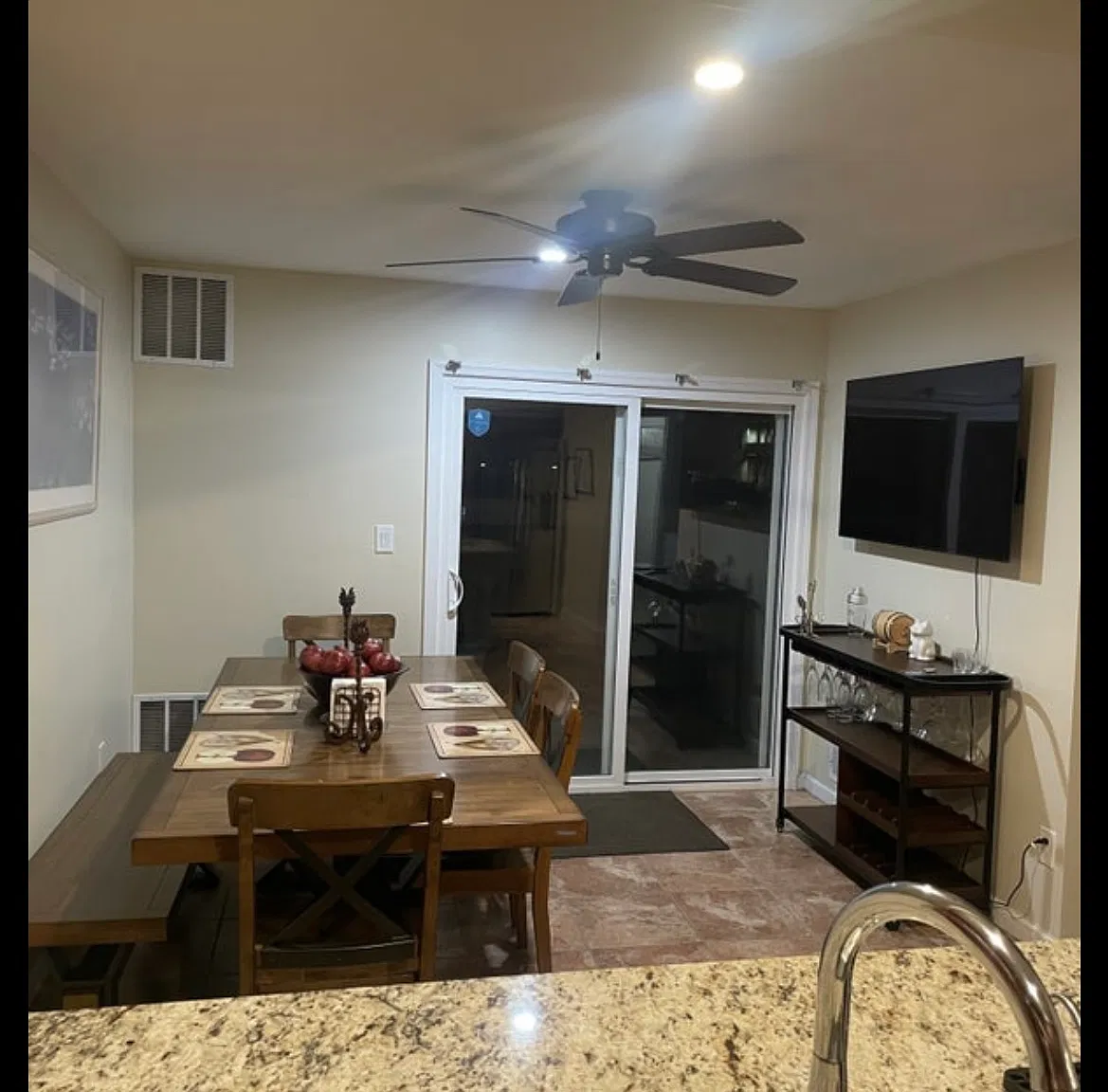 3 bed, 2.5 bath, $1,250 — Photo 3
