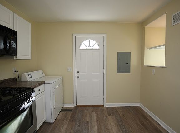 5th image of 254 Dorsetshire Dr