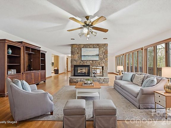 3rd image of 652 Shepherds Creek Rd