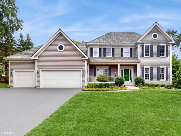 1055 White Pine Dr, Cary, IL 60013