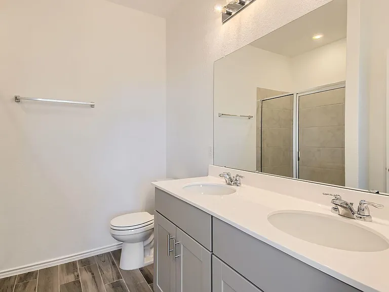 140 Bennington Dr — Photo 21